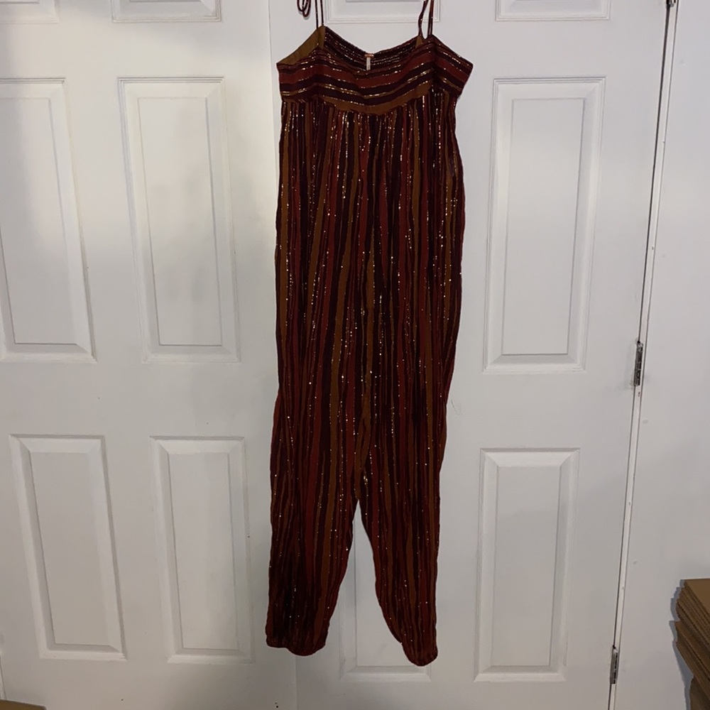 Super cute FLOWY Free People Jumpsuit😍 - Picture 2 of 7